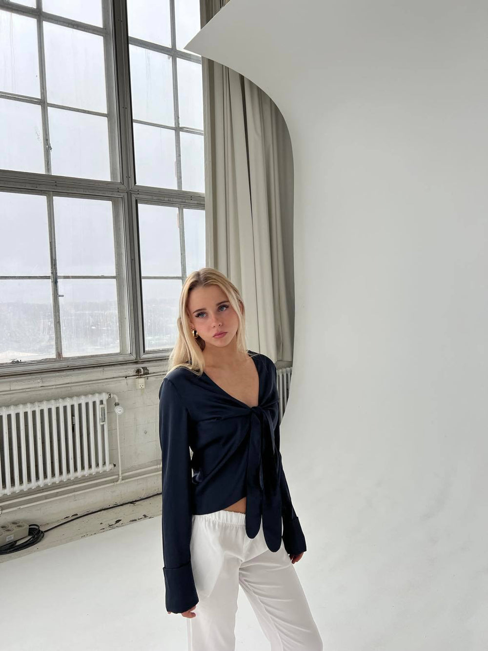 Freja satin blouse - Navy