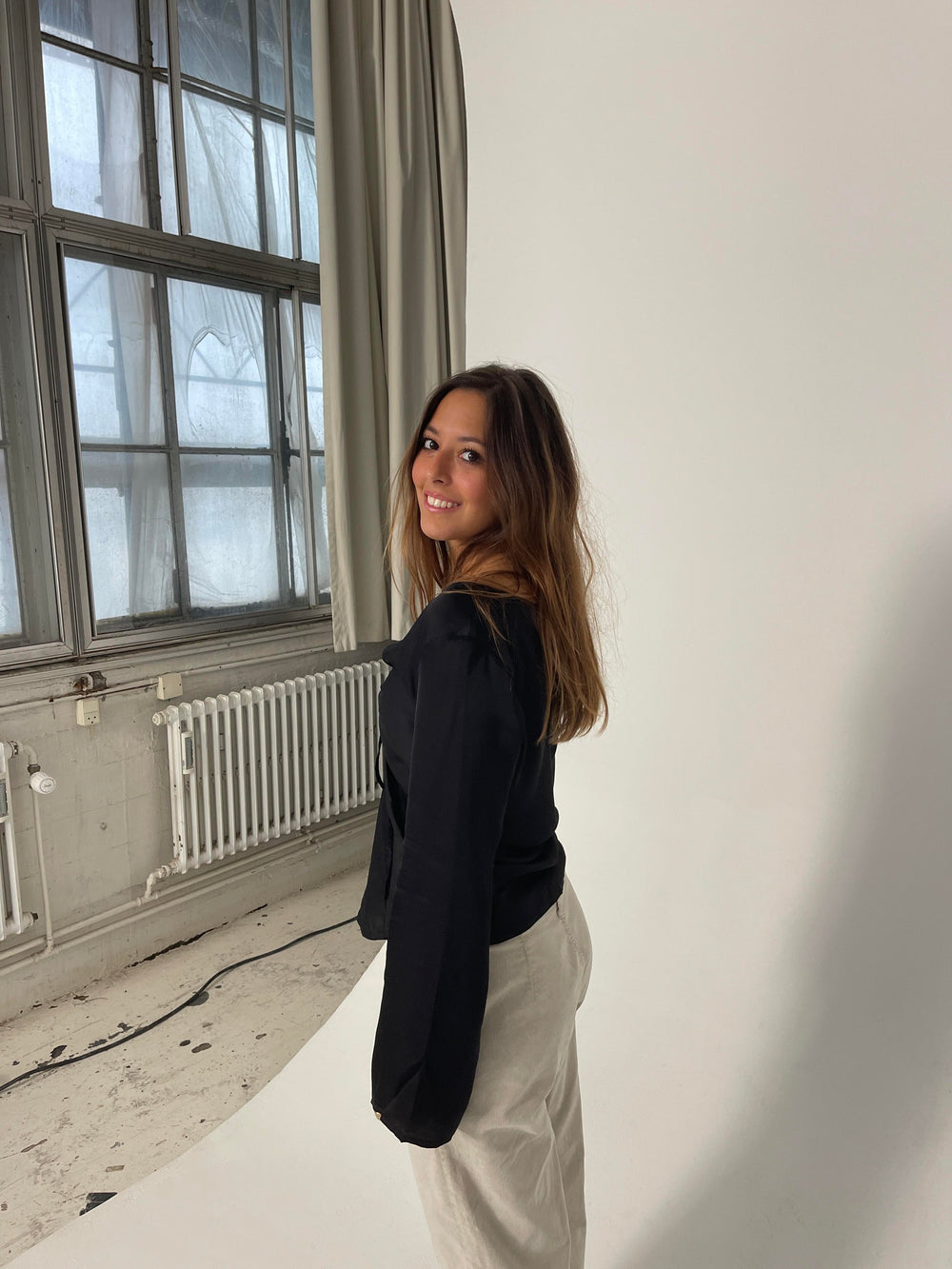 Denisi satin blouse - Black