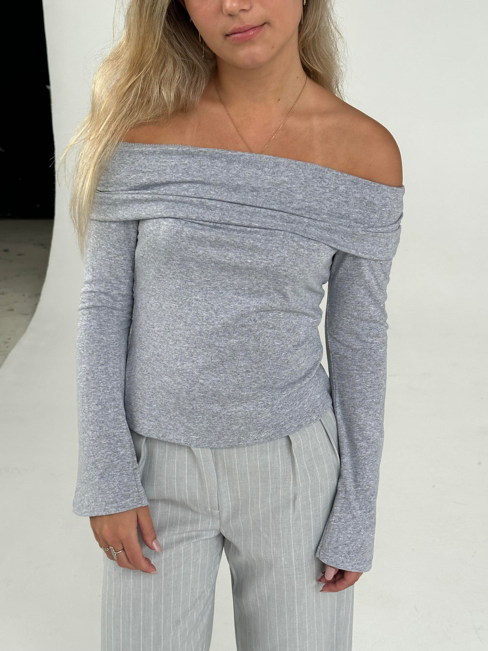 Alicia off-shoulder blouse - Grey