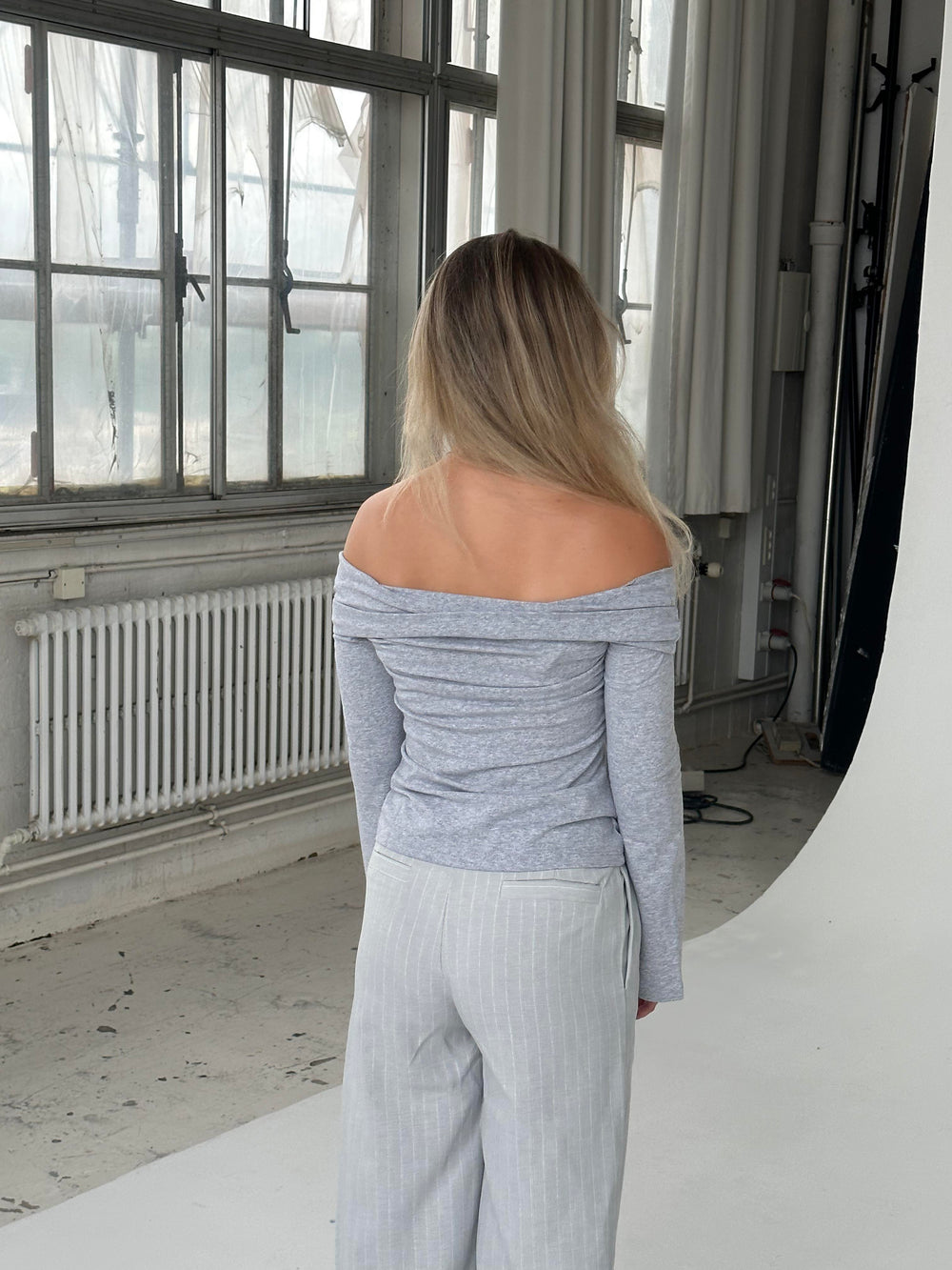 Alicia off-shoulder blouse - Grey