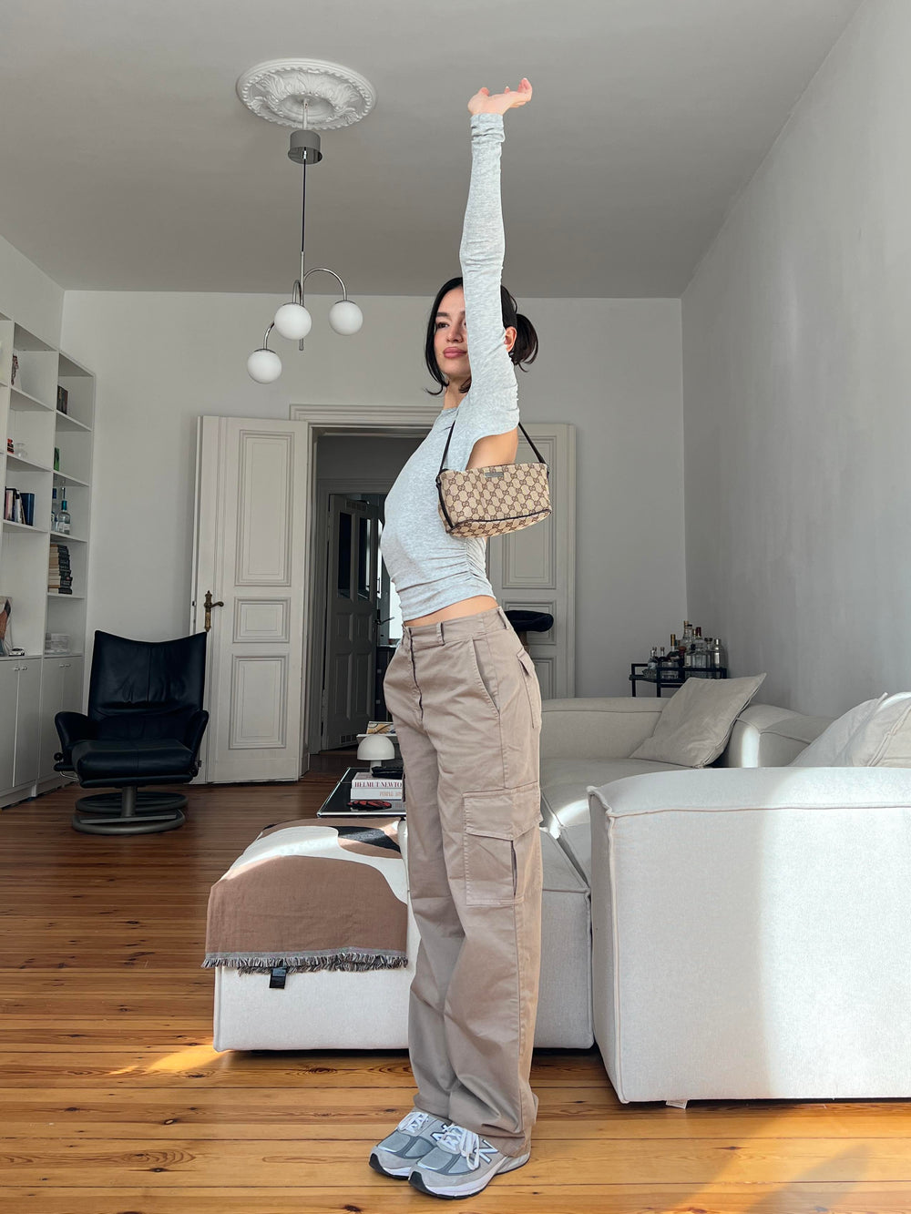 Leah blouse with open back - light grey