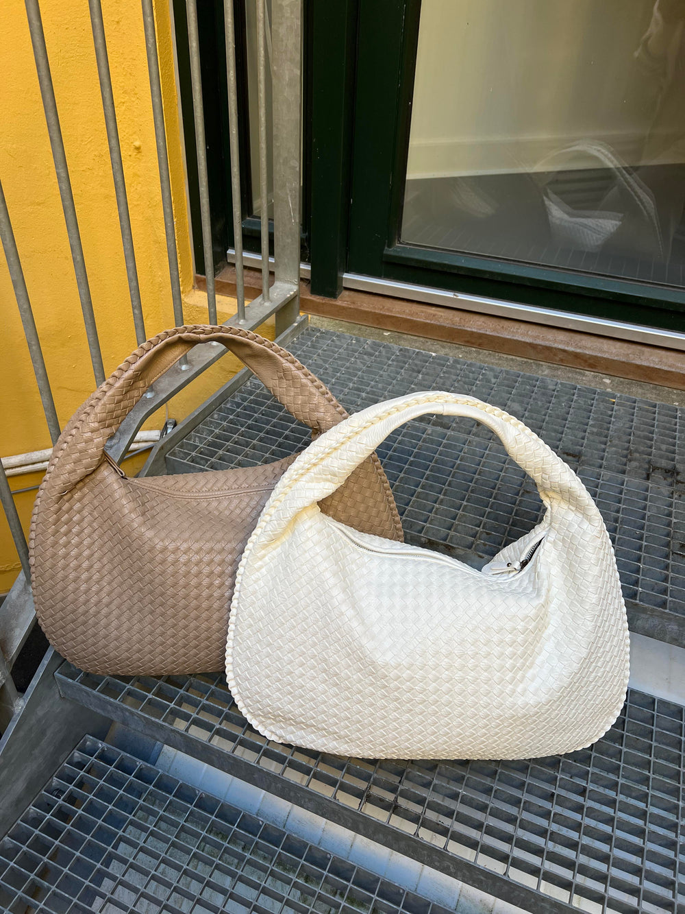 Musthave bag - Dark beige