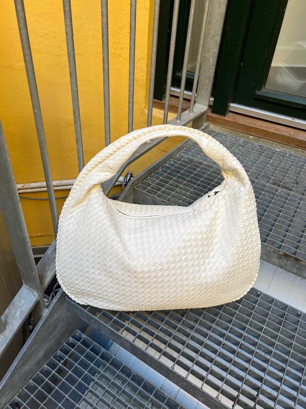 Musthave bag - White