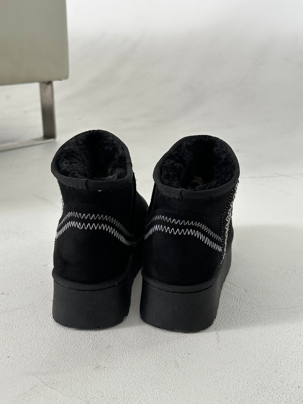 Manila teddy boots with plateau sole and braided details - Black