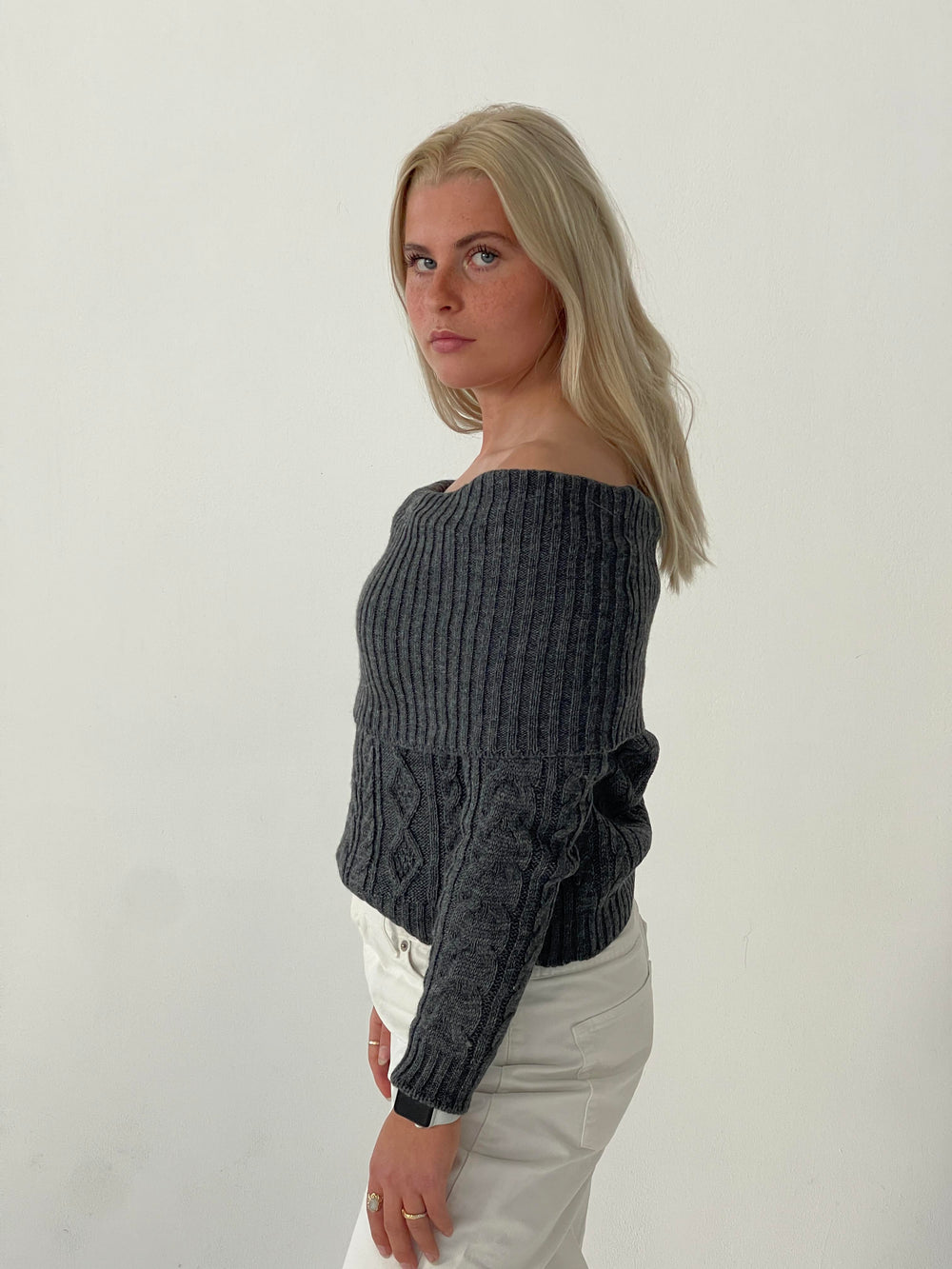 Theresa off-shoulder knit - Grey