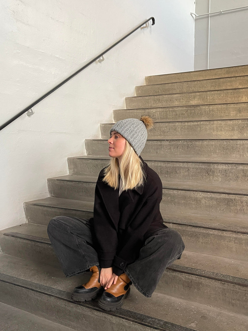 Cable knit beanie - Grey
