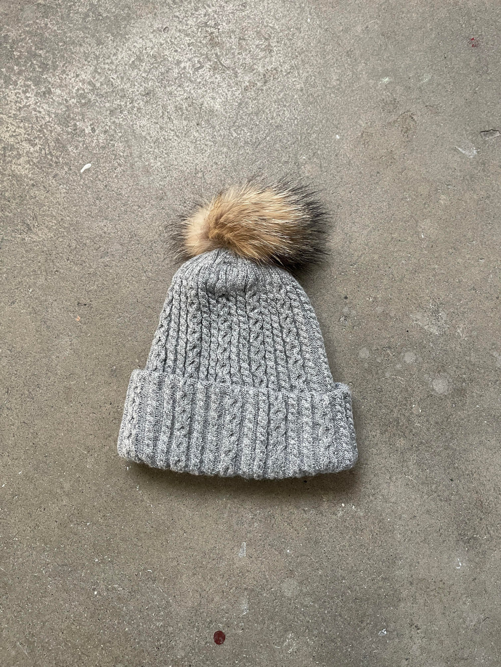 Cable knit beanie - Grey