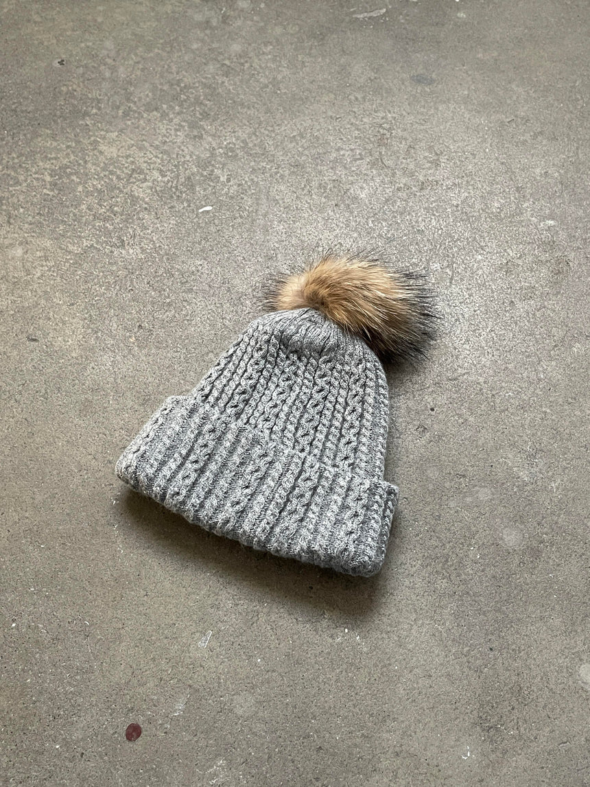 Cable knit beanie - Grey