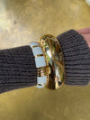 Eivora striped bangle – White/gold