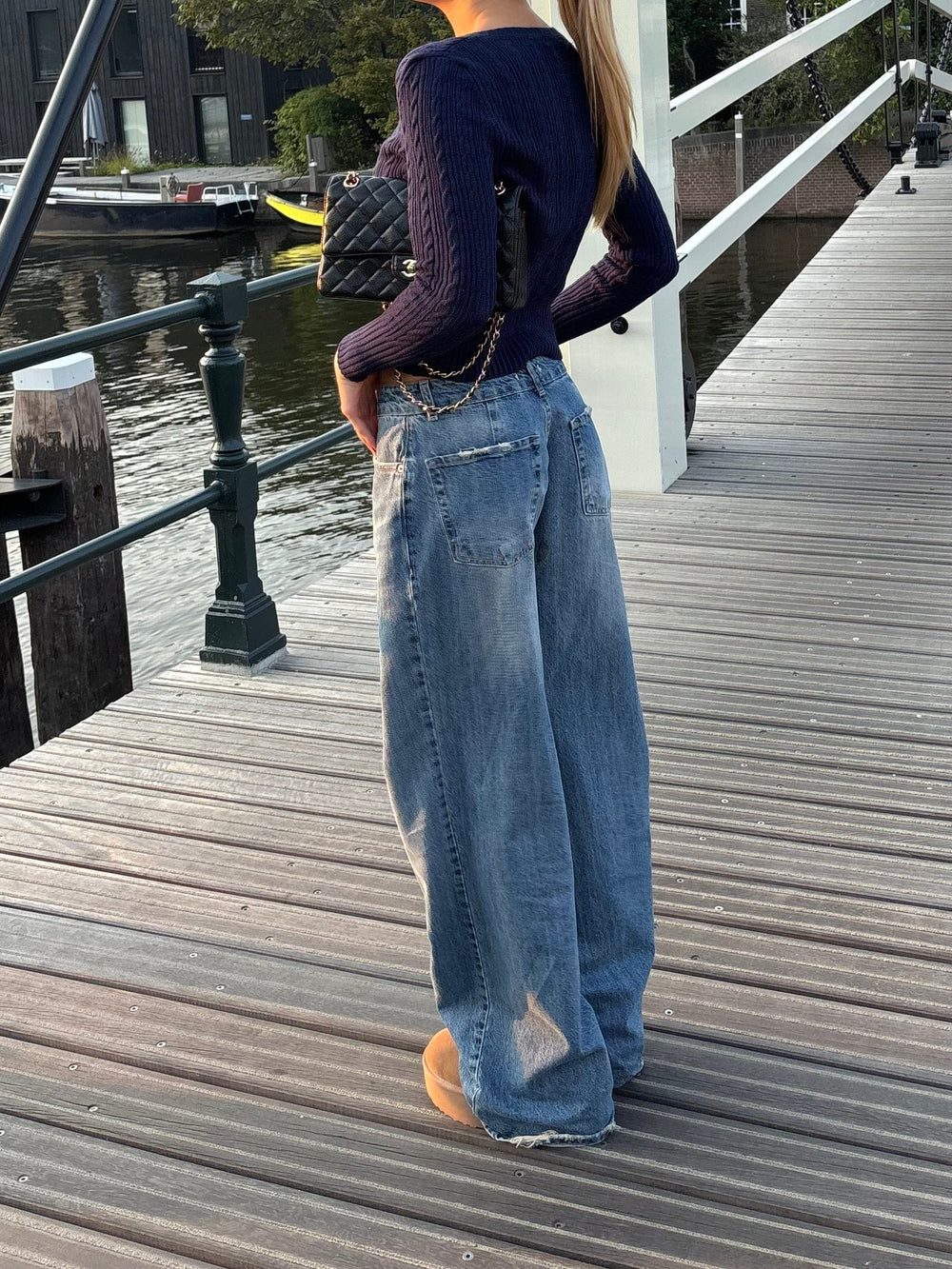 Alaia low-waisted jeans with lightning detail - Light denim