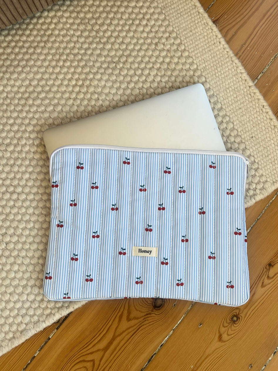 Honey computer sleeve - Blue/White stripes with cherries