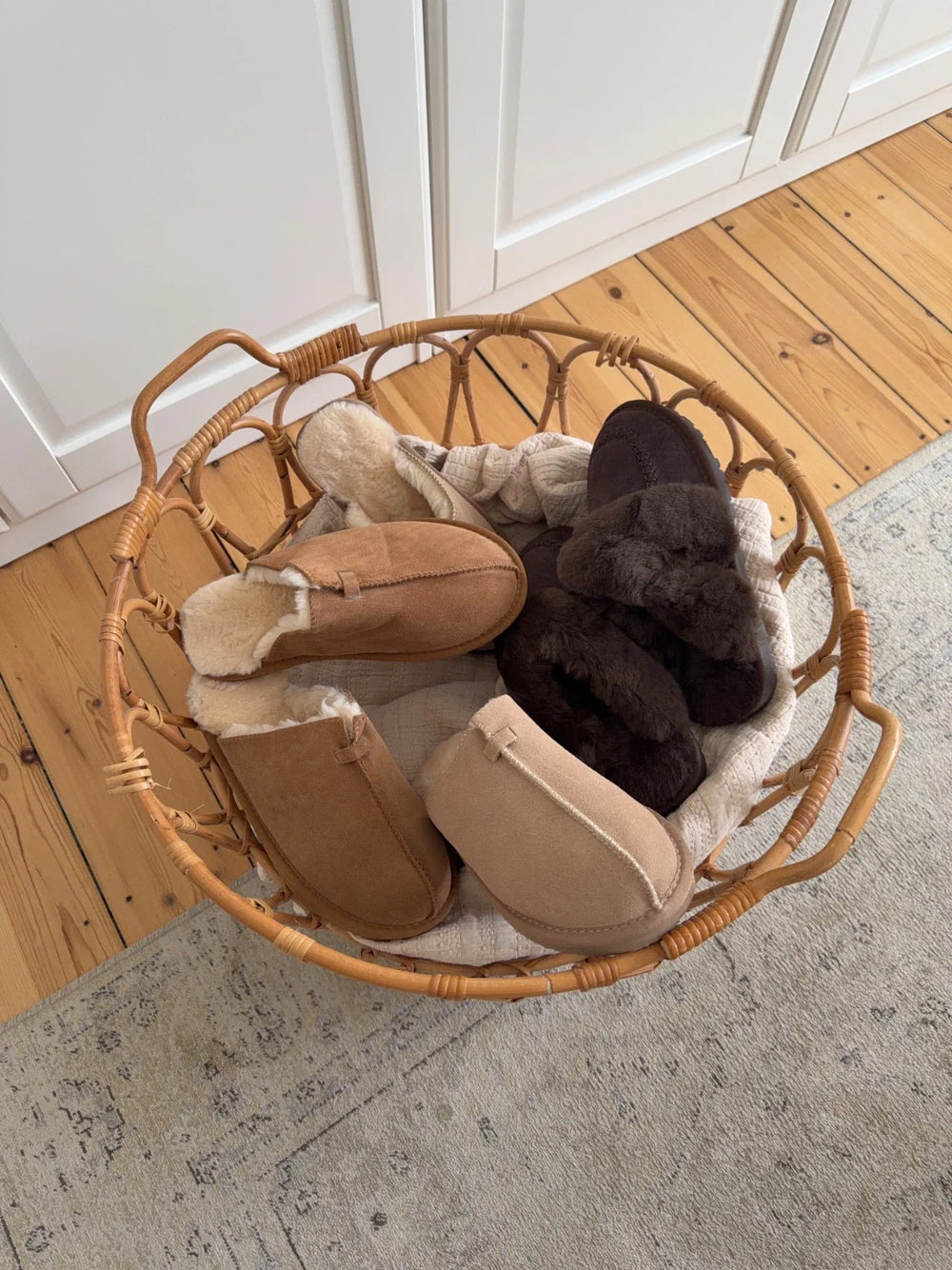 Davia Slippers - Dark brown