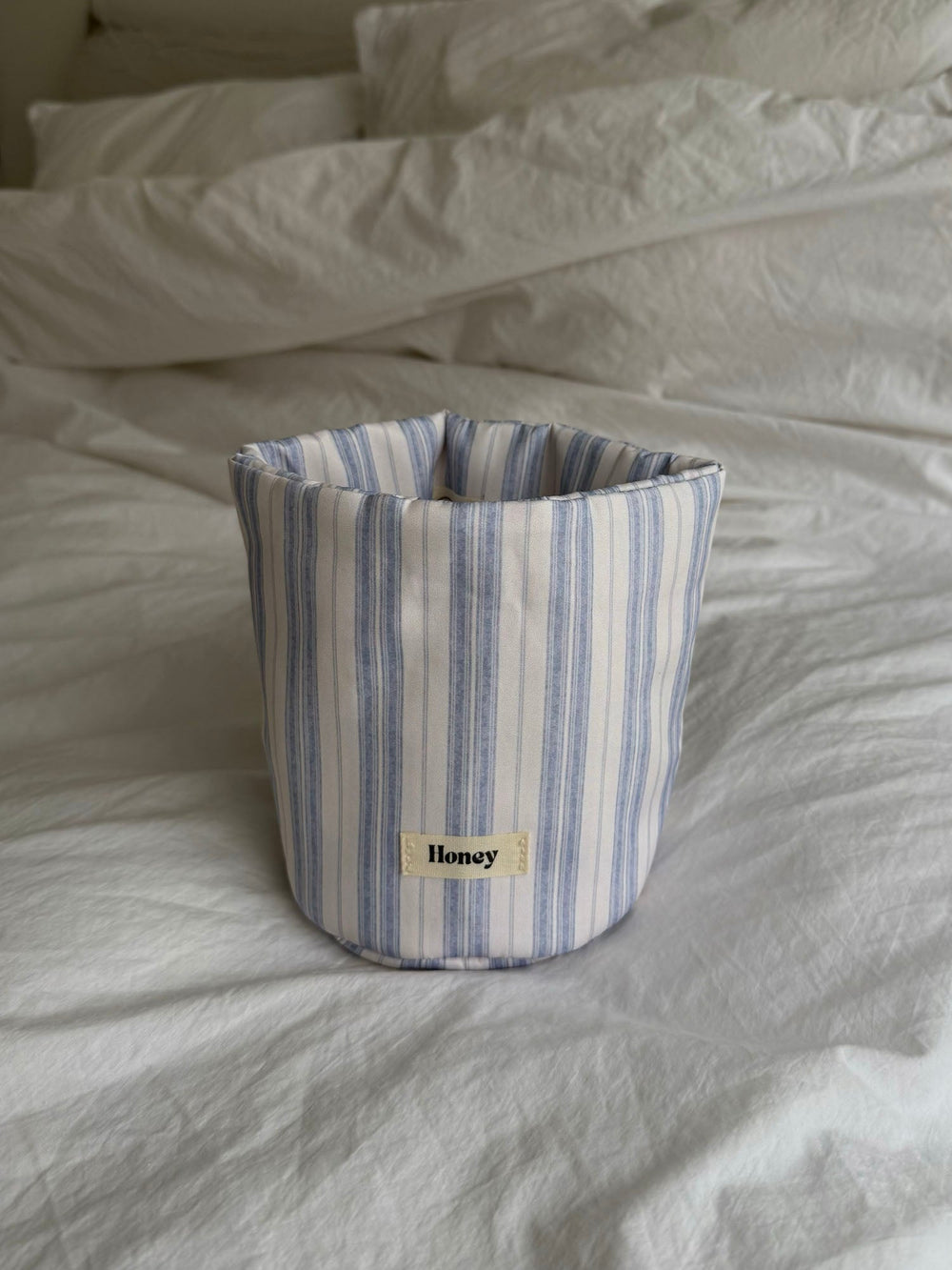 Honey small storage keeper in fabric with stripes - White/blue