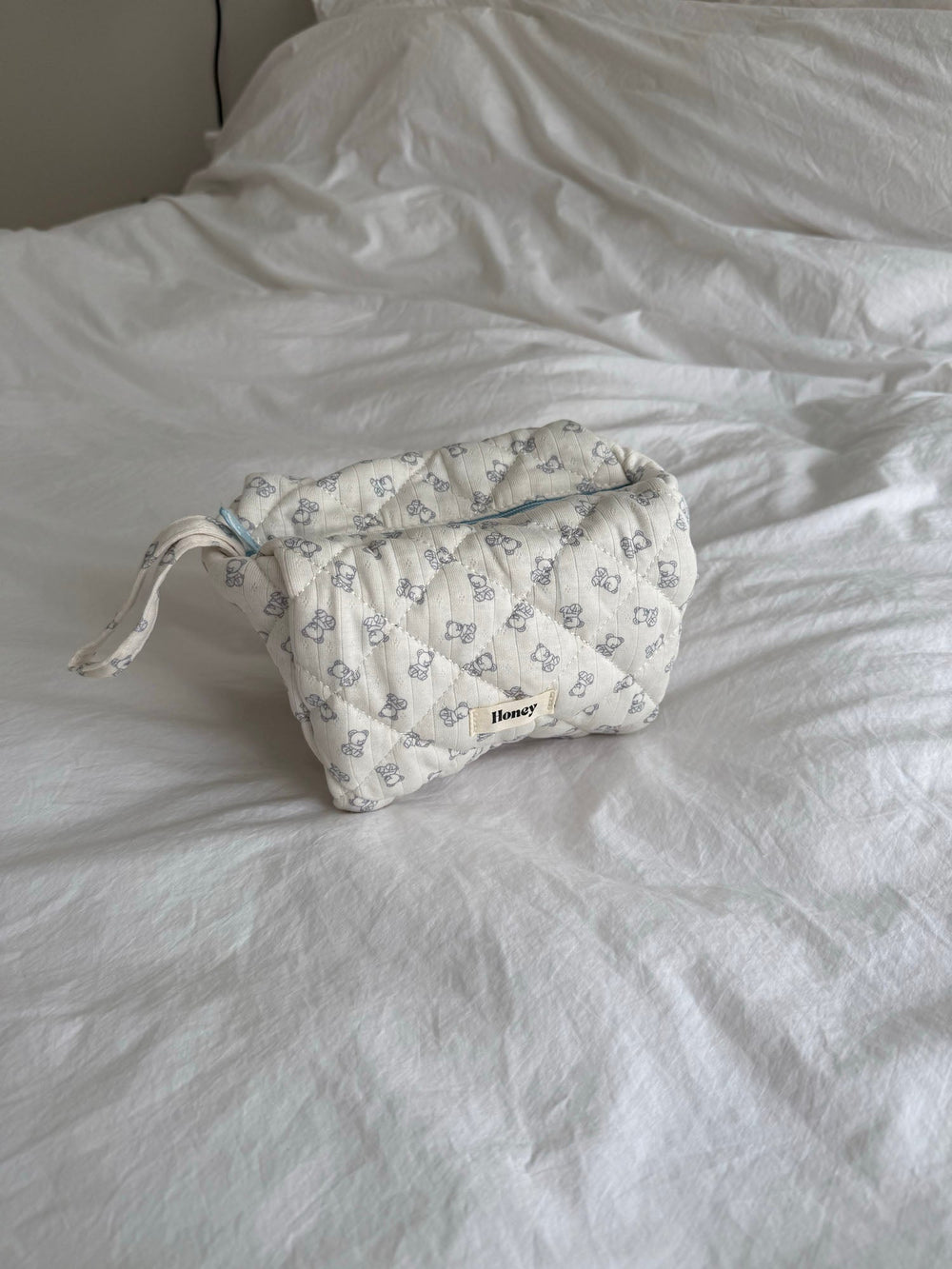 Honey small toiletry bag – Off-white with teddy bears