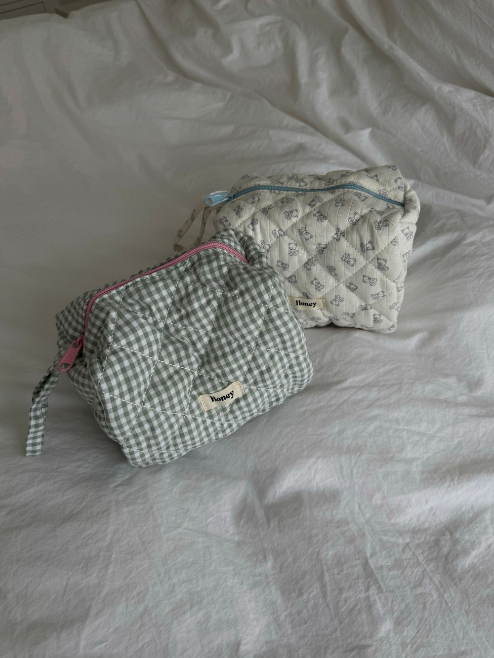 Honey small toiletry bag – Off-white with teddy bears