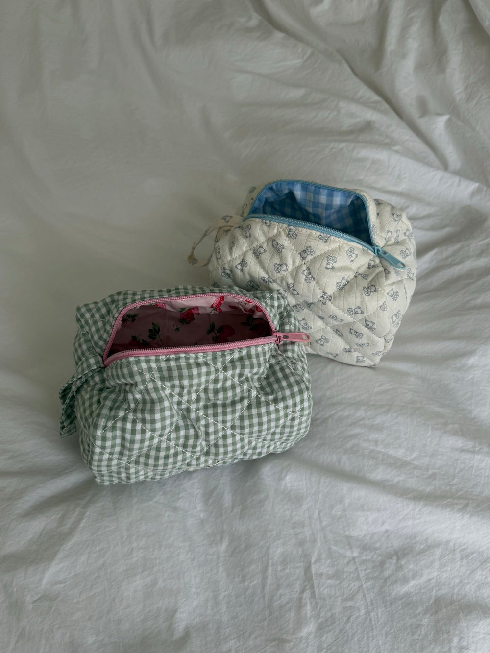 Honey small toiletry bag – Off-white with teddy bears