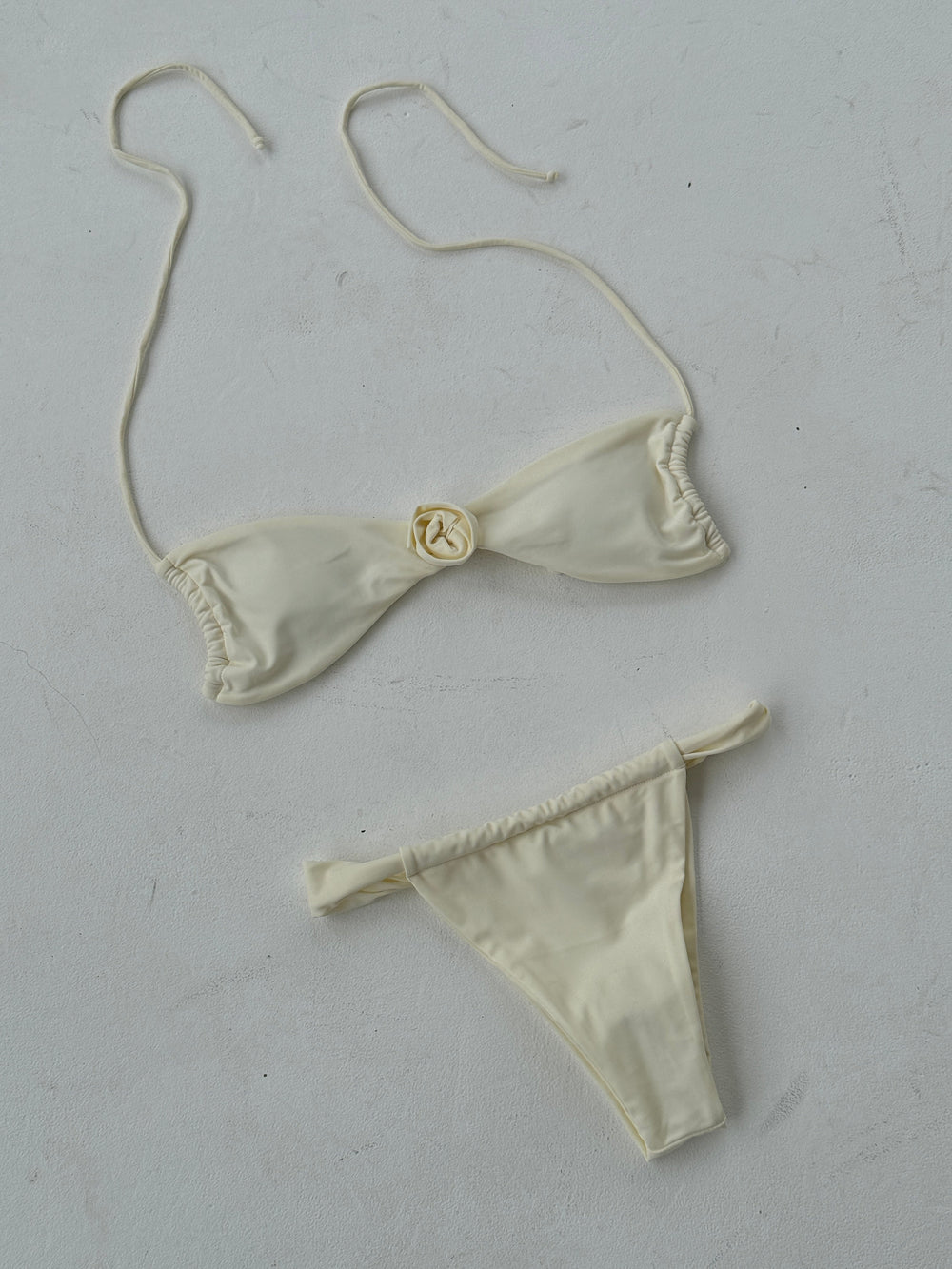 Zahara bikini with flower - Off white
