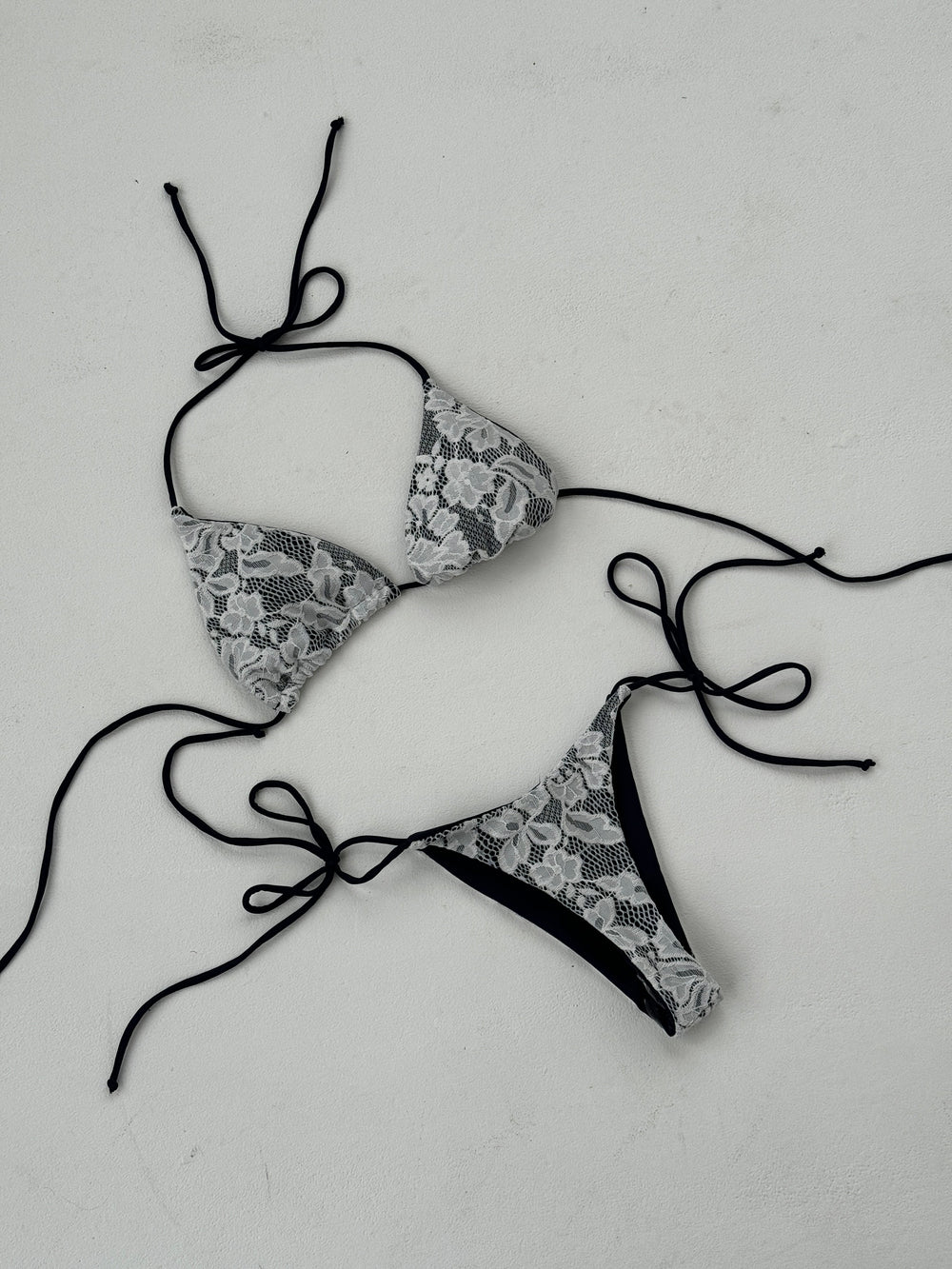 Amara lace bikini - Navy/white
