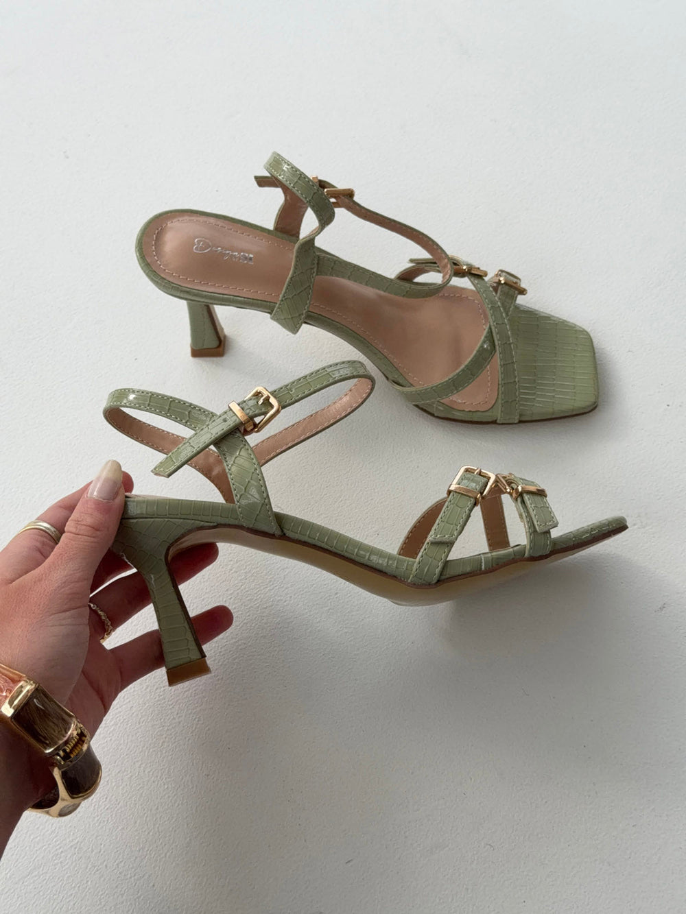 Katianna heels with buckle details – Pastel Green