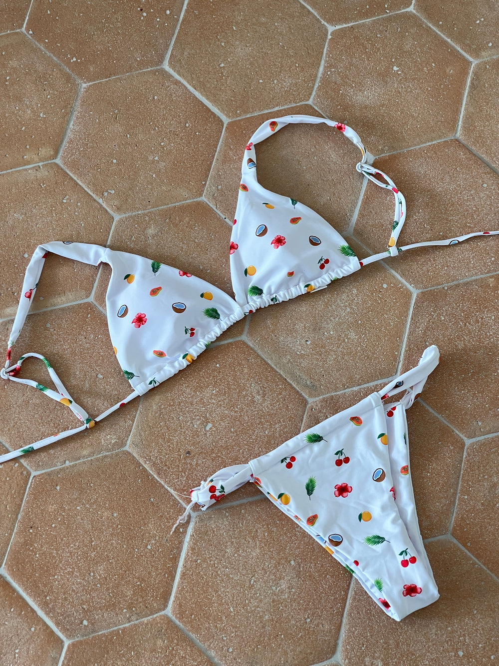 Marietta bikini with fruit - White