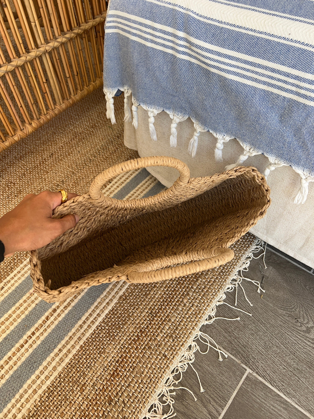 Brescia round woven straw bag – Beige