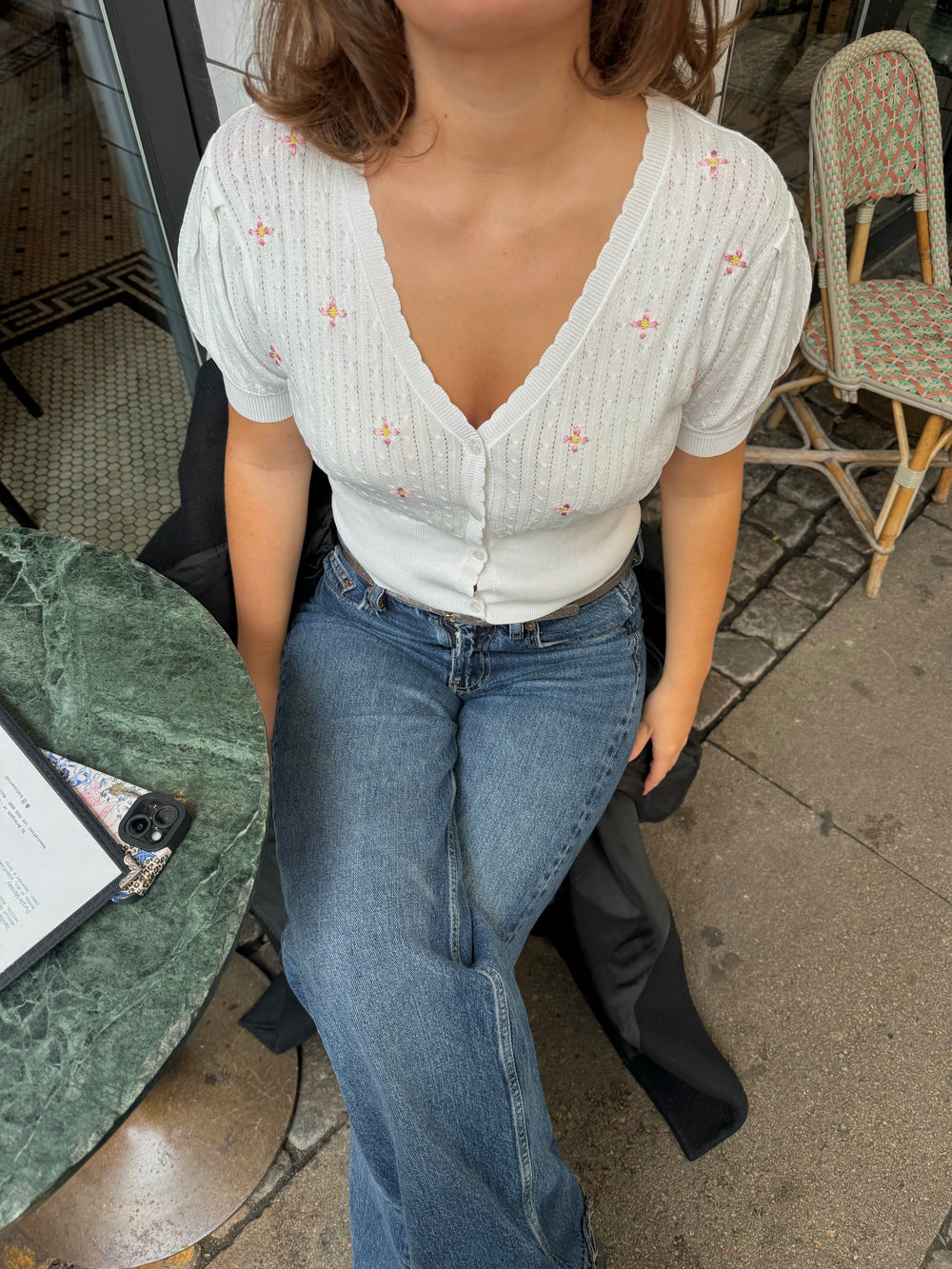 Lotta knitted blouse with flowers - White