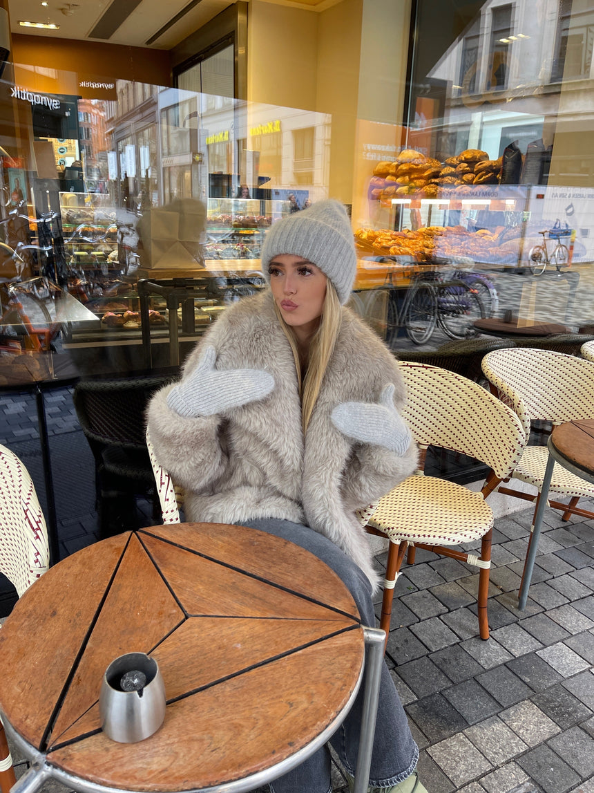 Fluffy beanie - Grey