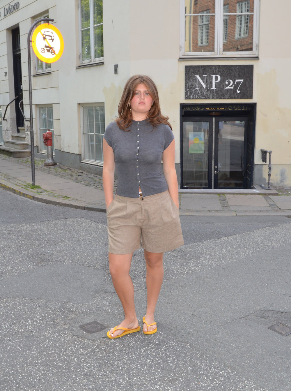 Amaia bermuda shorts with white "belt" - Beige