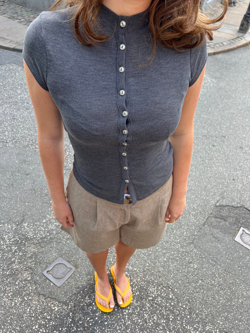 Leonie t-shirt with buttons - Grey