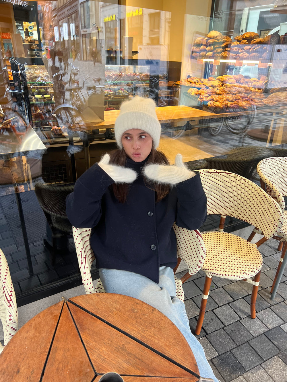 Fluffy beanie - White