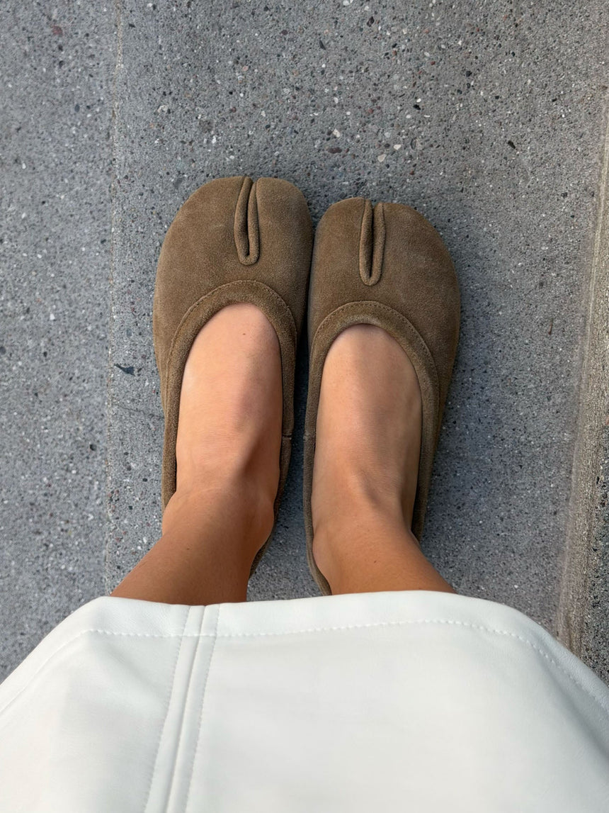 Tonia split toe ballerina - Brown
