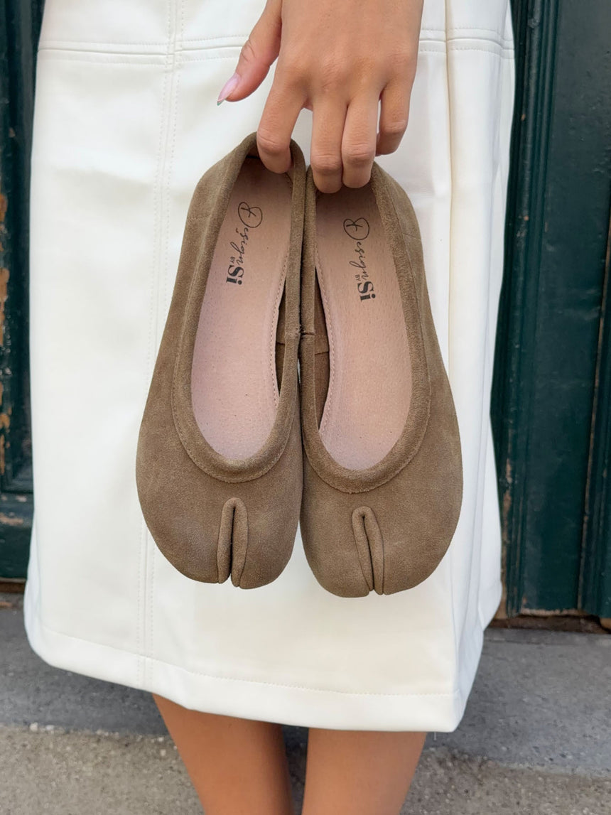 Tonia split toe ballerina - Brown