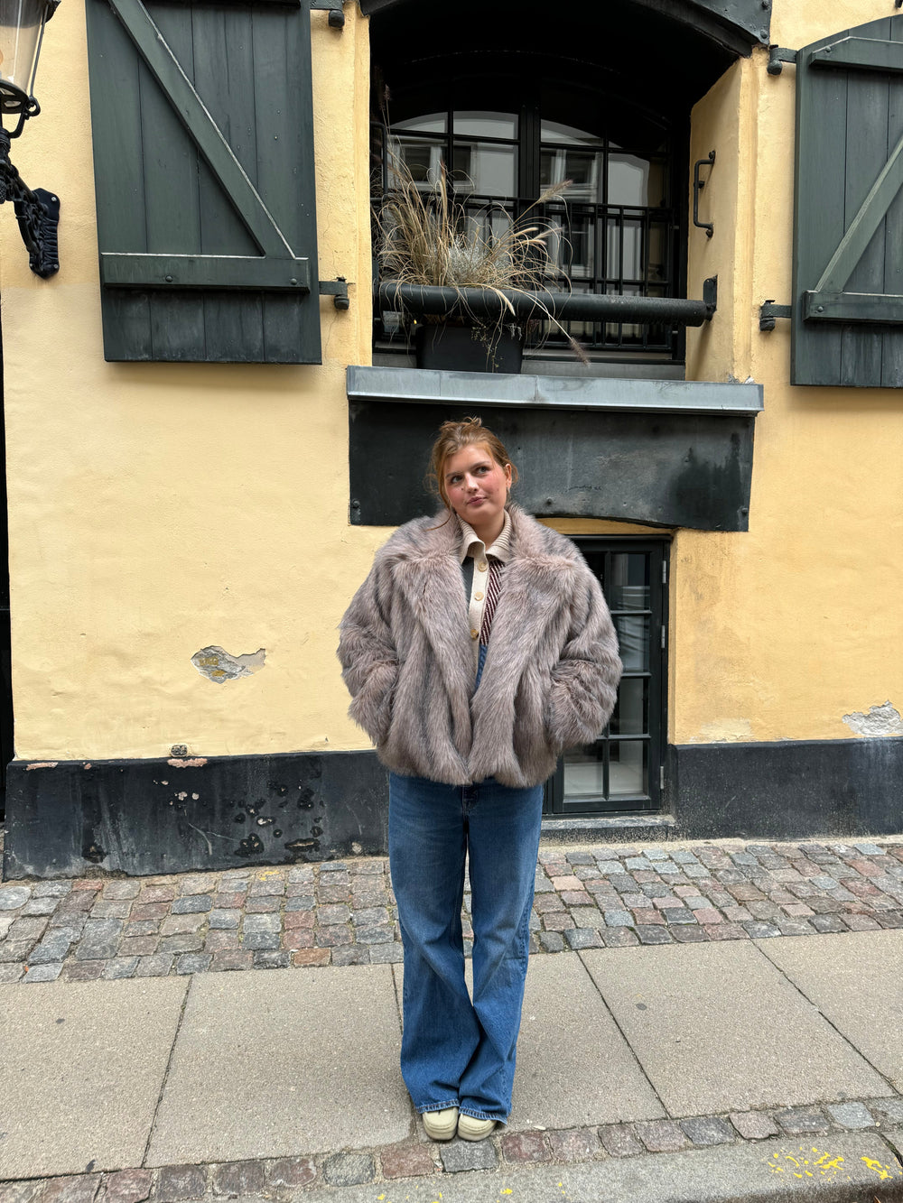 Tilla faux fur coat - Beige