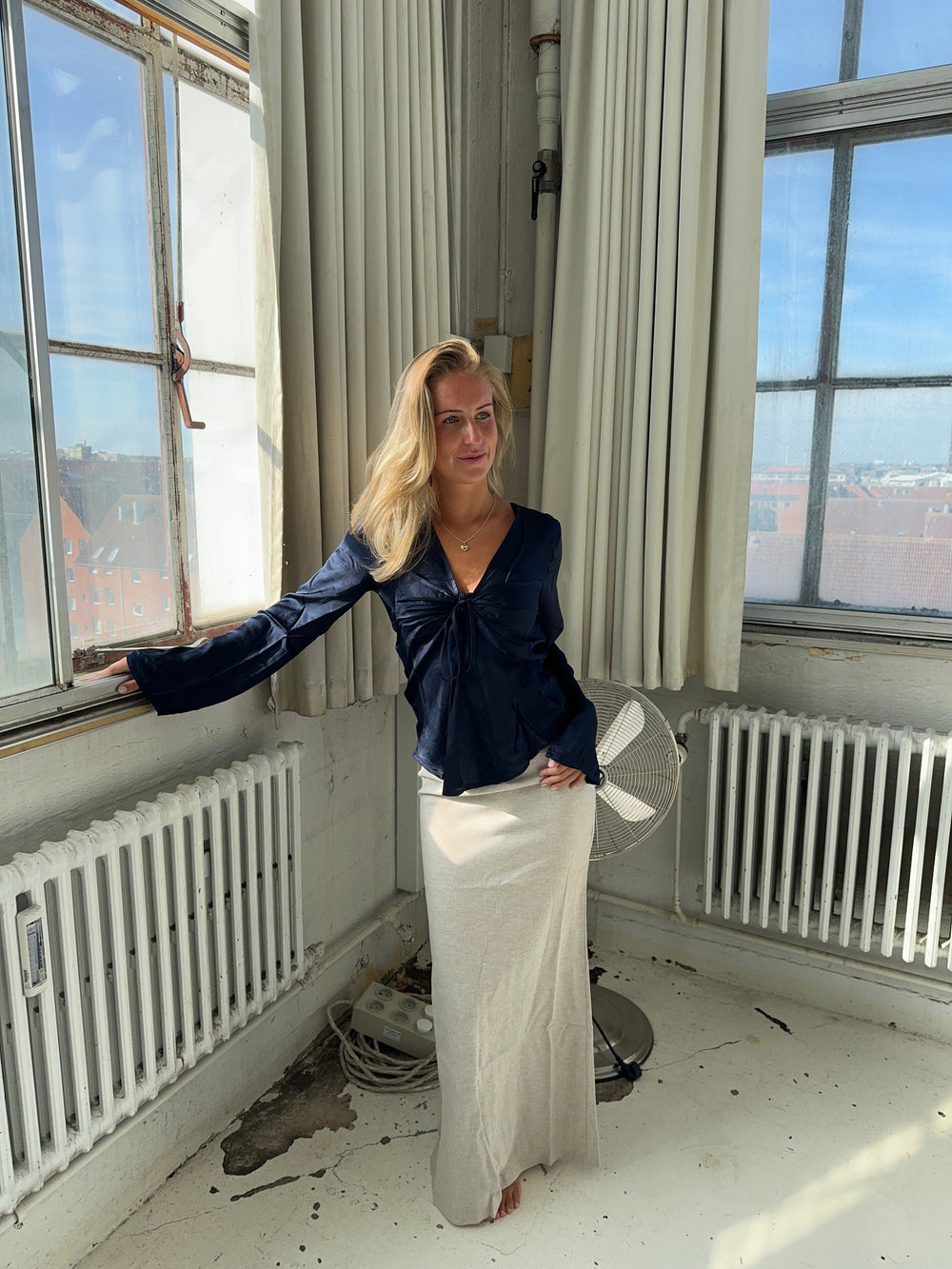 Denisi satin blouse - Navy