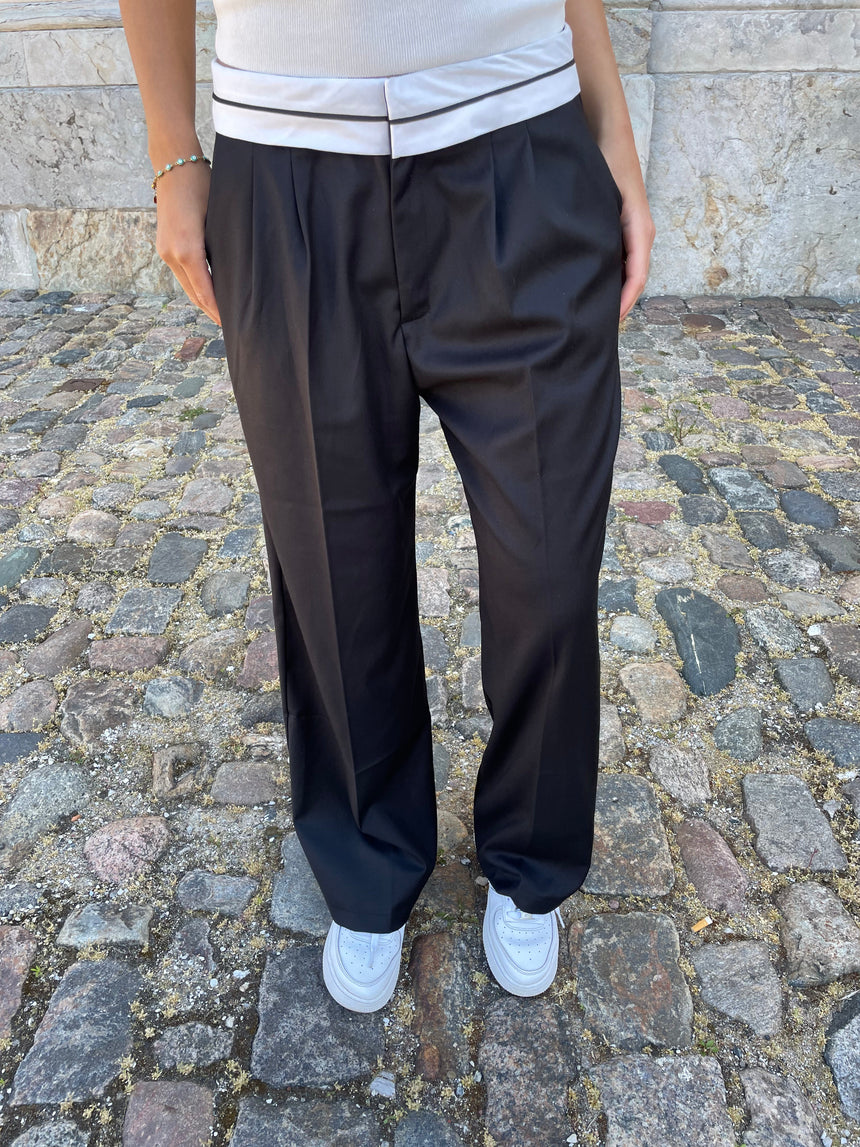 Maddie pants with reverse waistband - Black