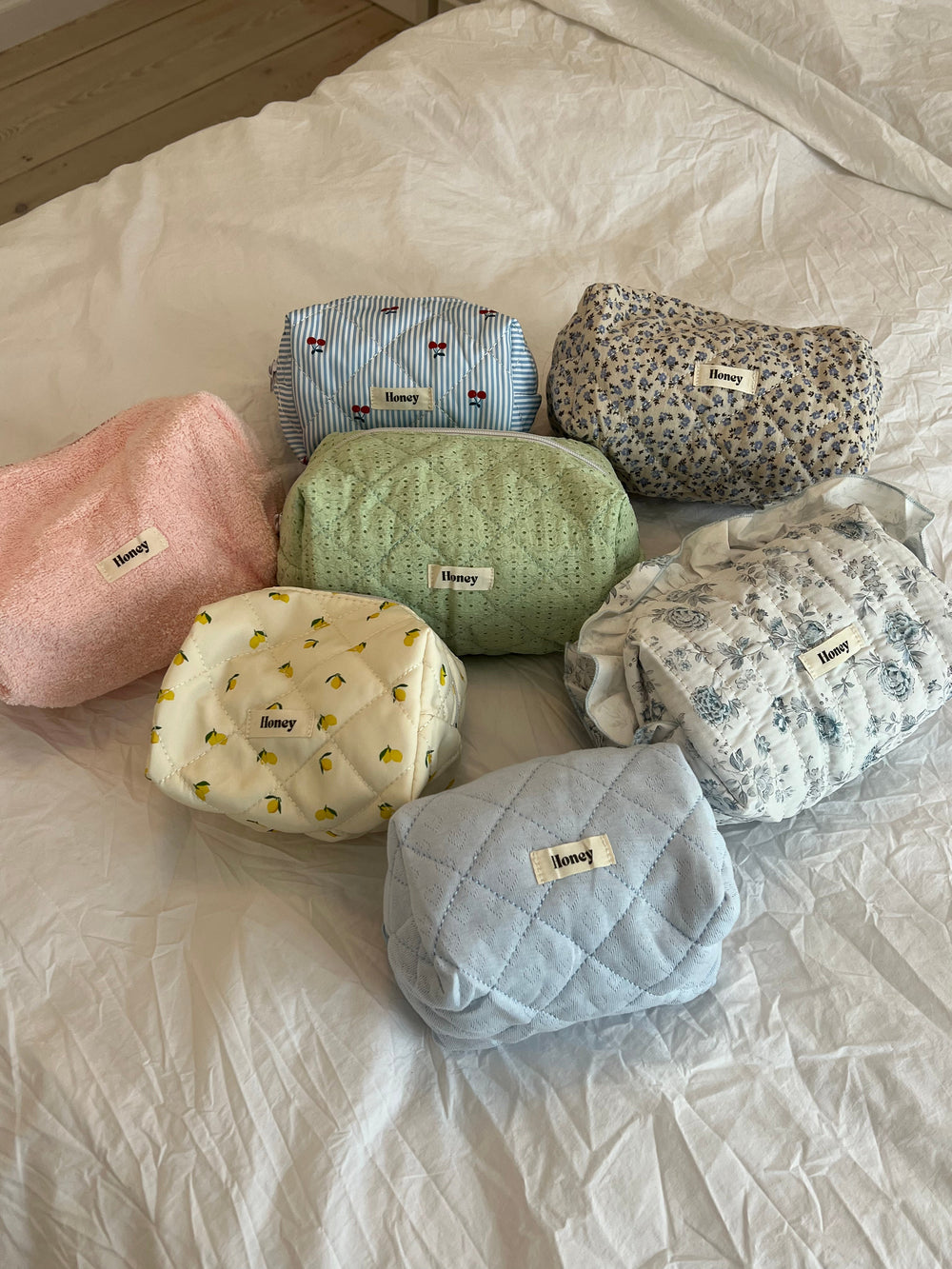 Honey small toiletry bag - Light yellow with lemons