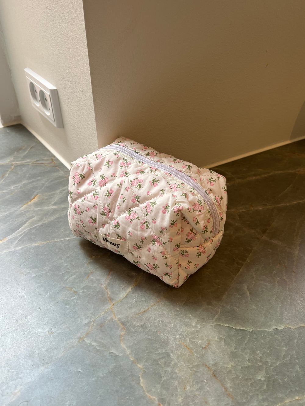 Honey small toiletry bag - White with pink flowers