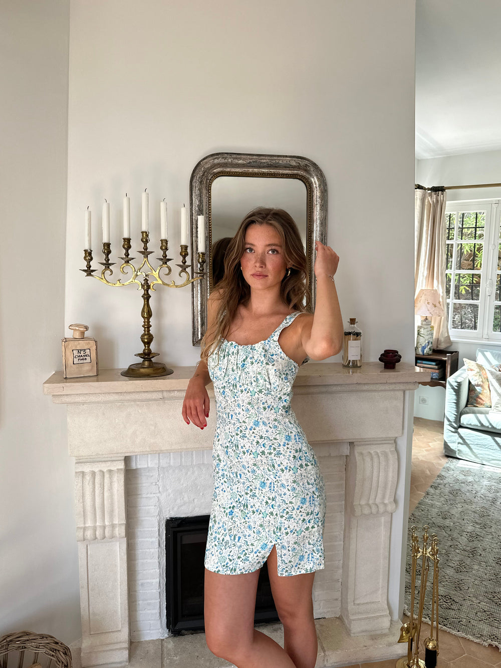 Elvalina dress with flowers - White/Blue