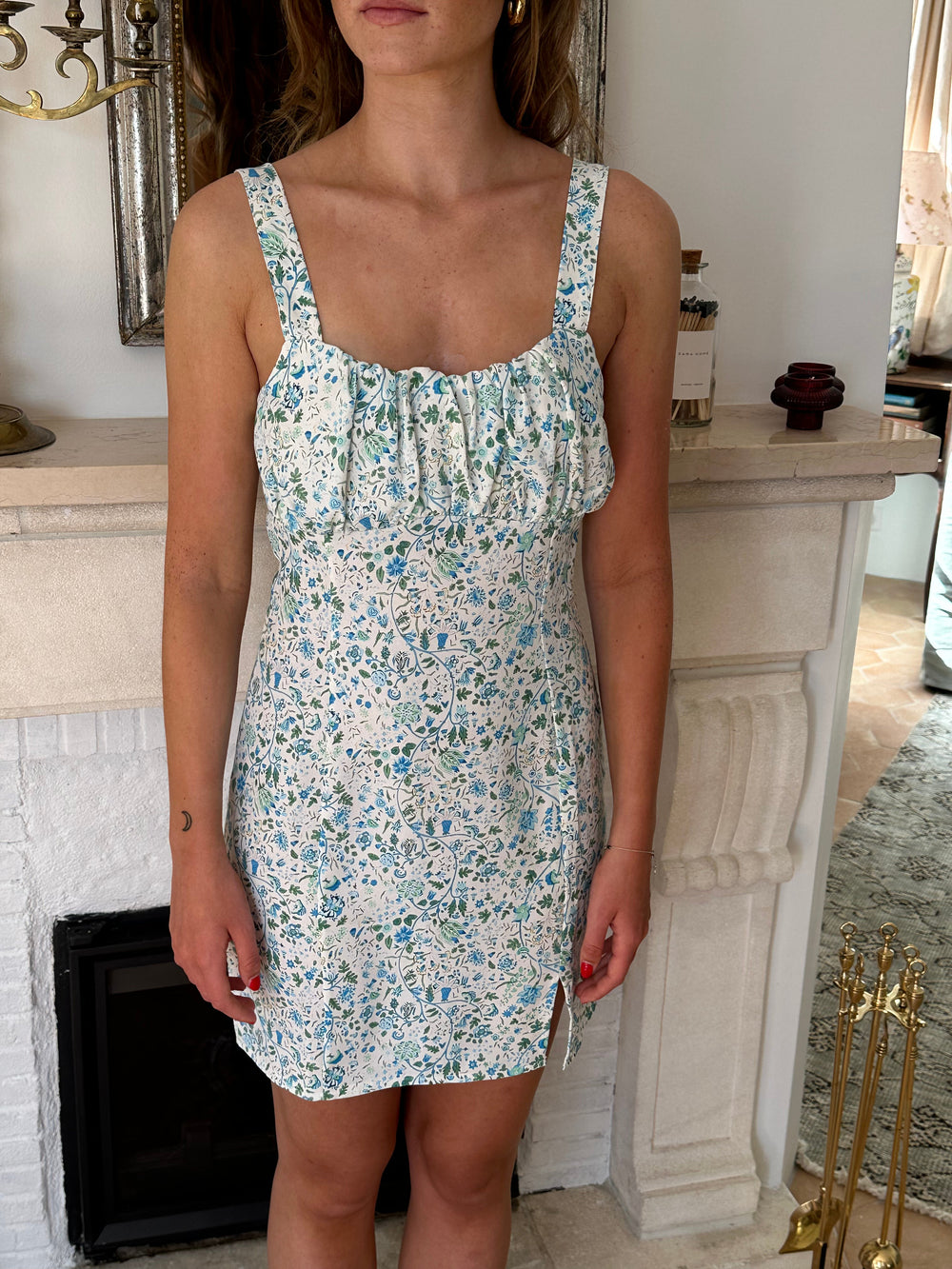 Elvalina dress with flowers - White/Blue