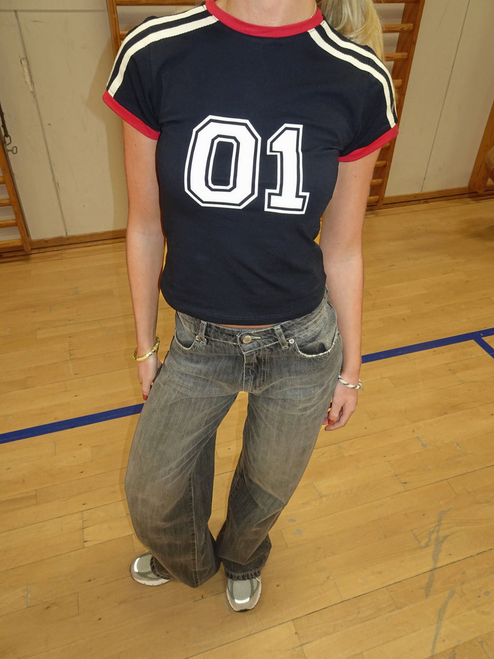 "01" baby tee - Navy/red/beige