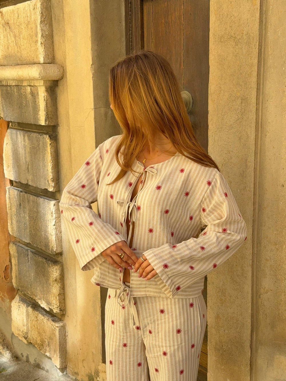 Miran blouse with sun pattern – Beige/red