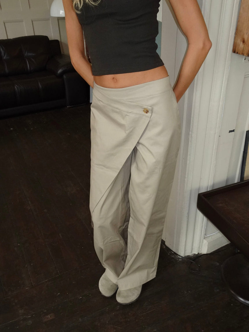 Lilyena pants with asymmetrical detail - Beige