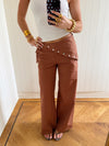 Scandivv trousers with details - Rust