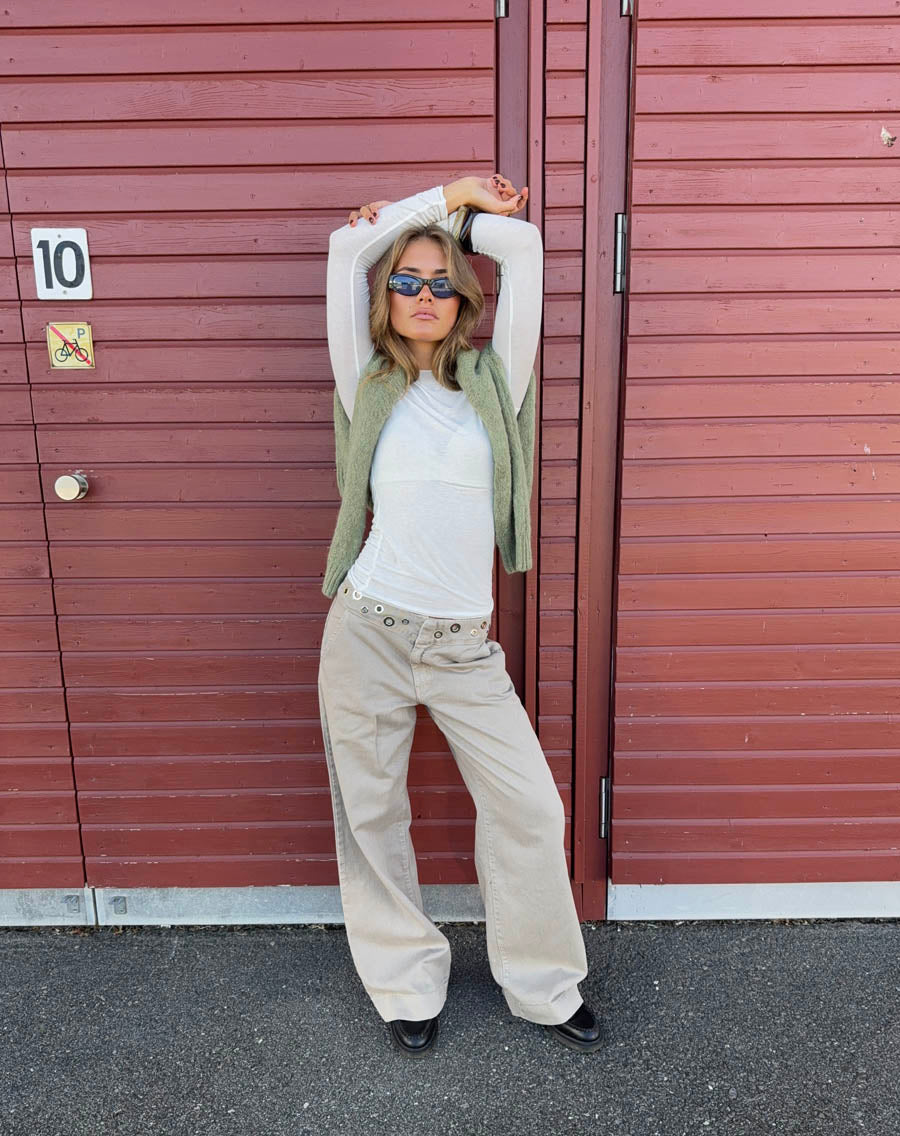 Tanija jeans with ring details – Beige