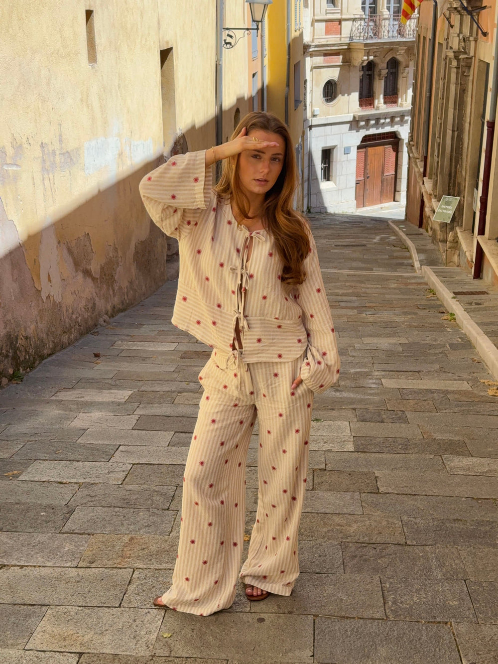 Mireille trousers with sun pattern – Beige/red