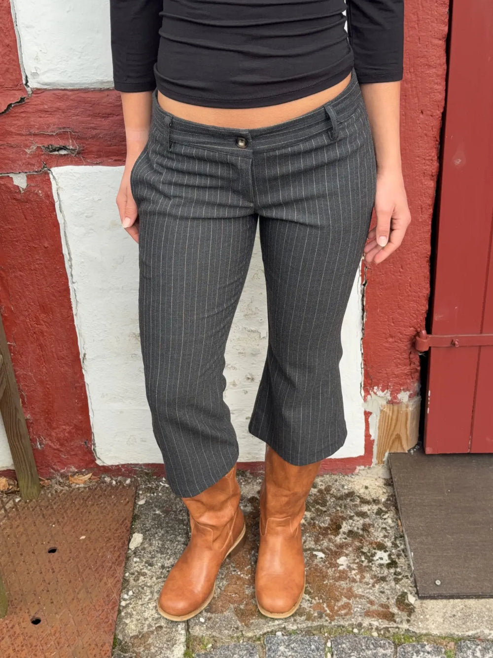 Kayana capri pants with stripes - Dark grey
