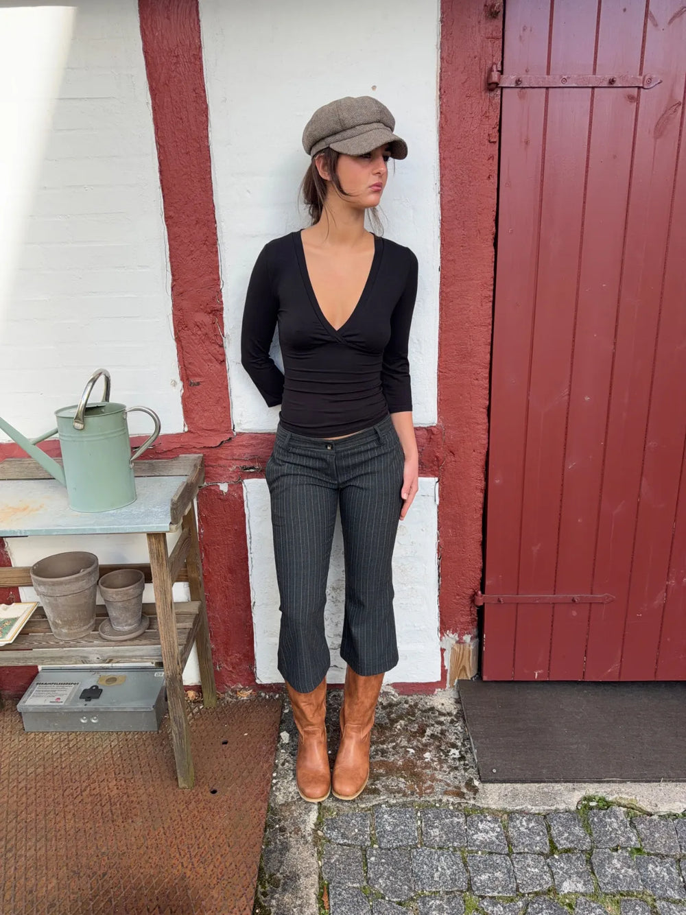 Kayana capri pants with stripes - Dark grey
