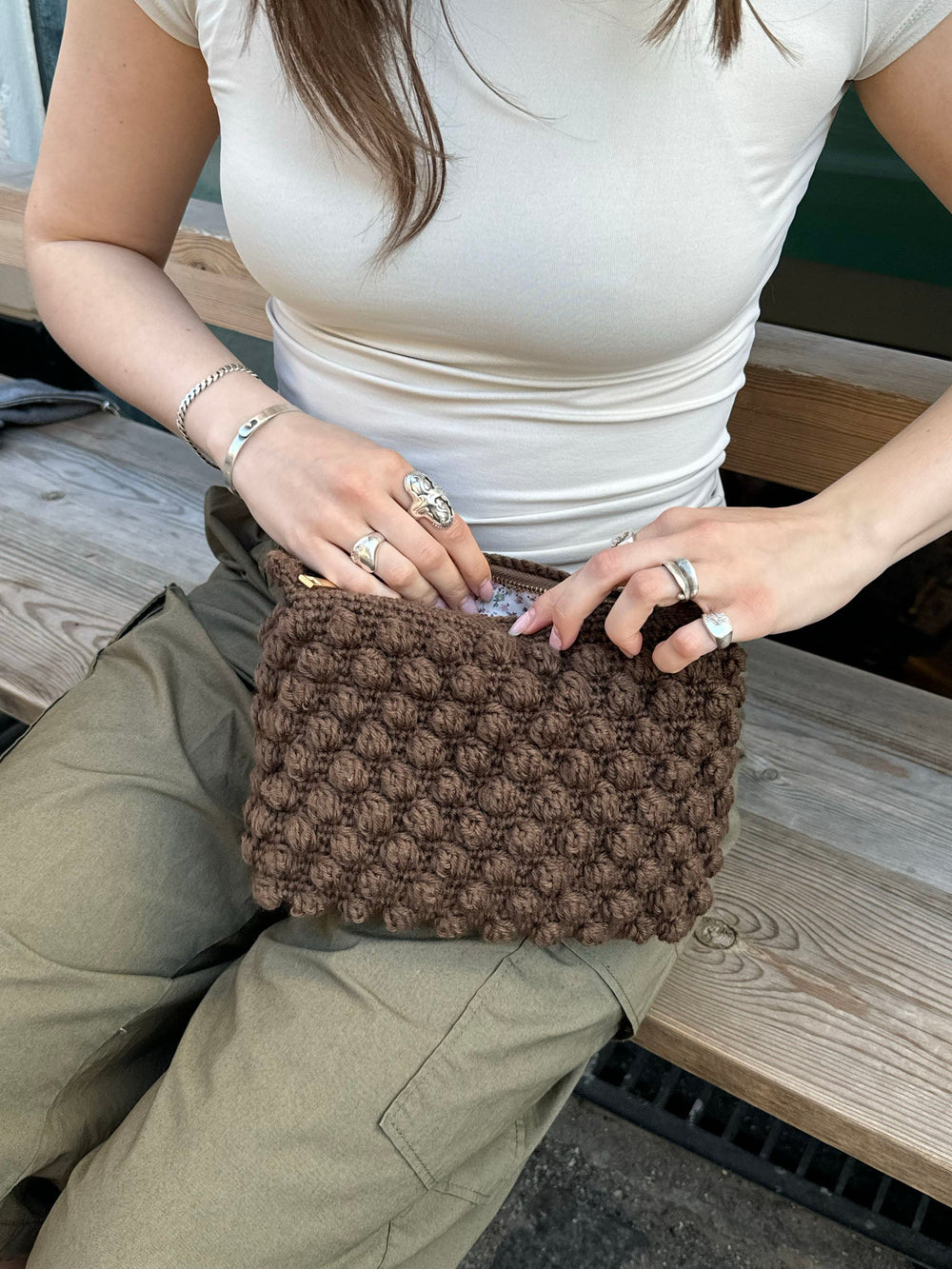 Crocheted clutch – Brown