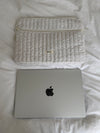 Honey computer sleeve – Off-white with small pink flowers