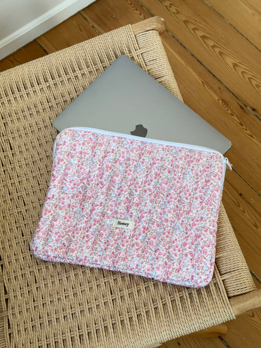 Honey computer sleeve - White with pink/blue flowers